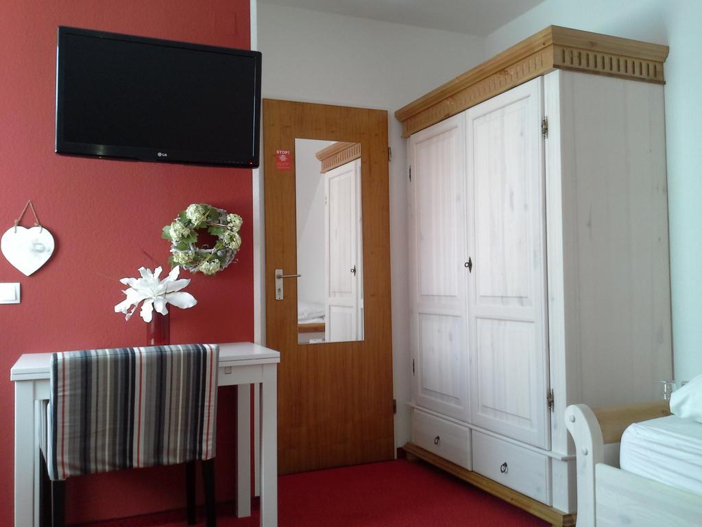 Haus Mariandl Otel Düsseldorf Oda fotoğraf